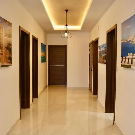 Lovely 3 Bedroom Close To Promenade