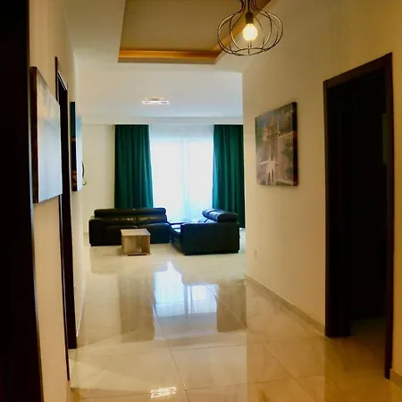 Apartament Lovely 3 Bedroom Close To Promenade